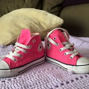 Toddler girls hot pink converse